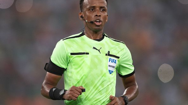 השופט עומר עבדולקאדיר ארטן (צילום: Visionhaus)