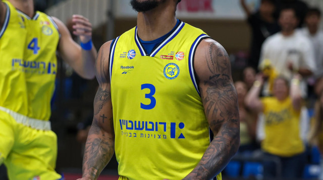 רוברט טרנר שחקן מכבי אשדוד מול עירוני נהריה (צילום: קובי אליהו)