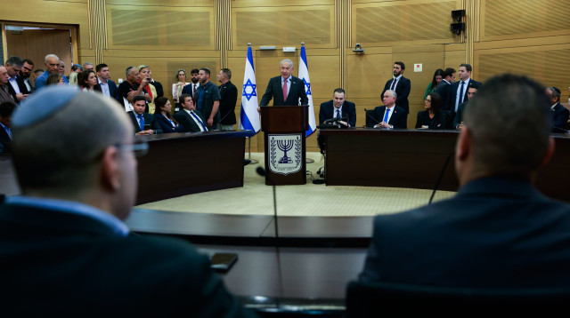 בנימין נתניהו בסיעת הליכוד (צילום:  אריק מרמור, פלאש 90)