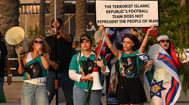 מפגינים איראנים (צילום: Patrick T. Fallon / AFP via Getty Images)