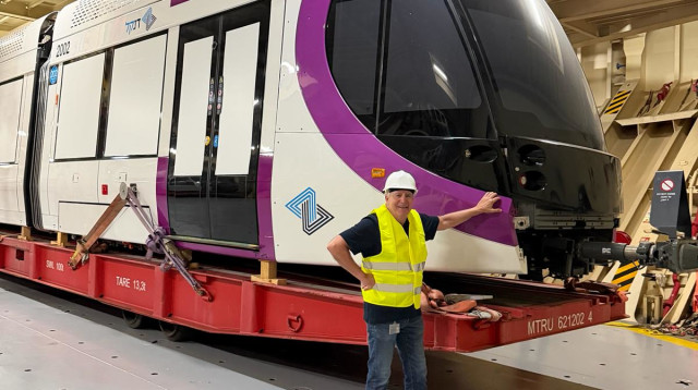 קרונות הקו הסגול בישראל (צילום: ורהפטיג ונציאן)