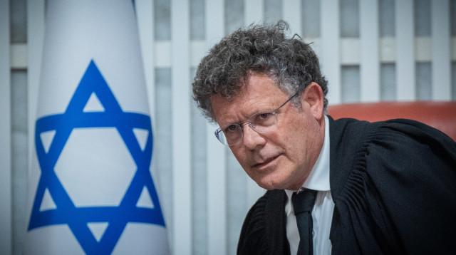 הנשיא יצחק עמית בדיון לשינוי הועדה לבחירת שופטים (צילום: יונתן זינדל פלאש 90)