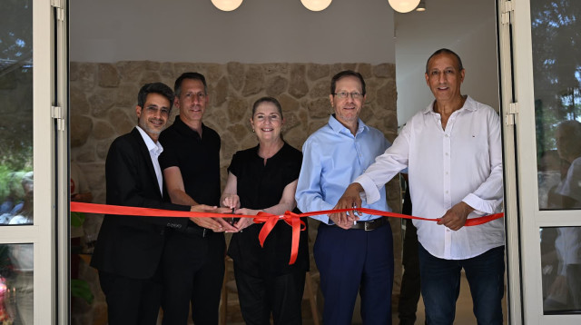 נשיא המדינה יצחק הרצוג בביקור במטולה (צילום: חיים צח, לע"מ)