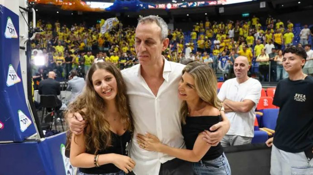 נגמרו החיוכים, לעבודה. קטש (צילום: לירון מולדובן)
