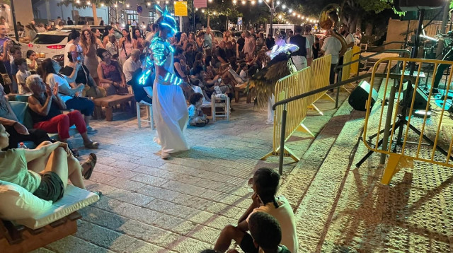 רחוב הבילויים בגדרה (צילום: באדיבות המועצה)