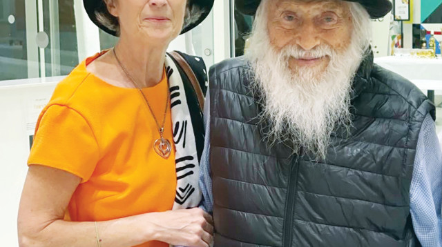 יעקב אגם ו"המוזה"  (צילום: פרטי)