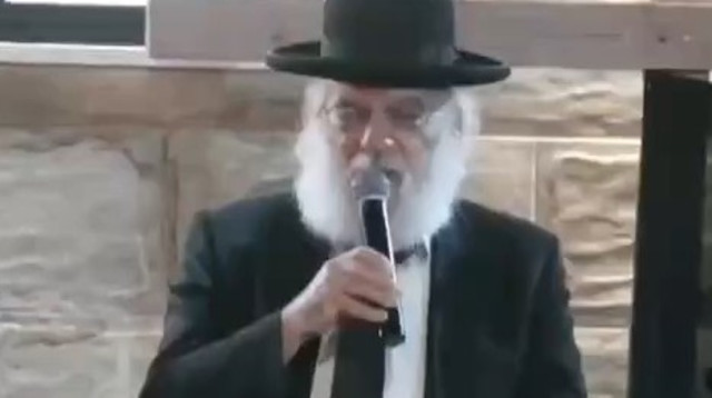 הרב אריה יזדי בעצרת מחאה נגד גיוס חרדים (צילום: צילום מסך מתוך רשתות חברתיות)