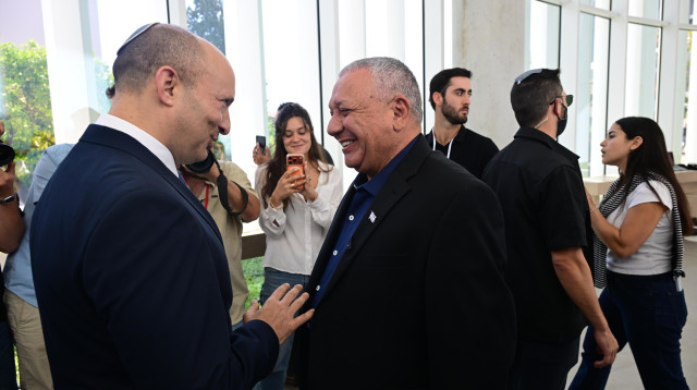 איזנקוט ובנט (צילום: אבשלום ששוני)