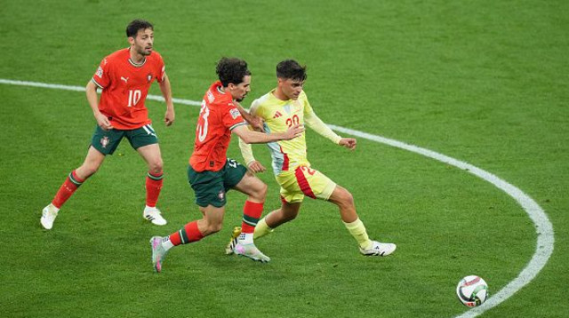 פדרי, ויטיניה, ברנרדו סילבה (צילום: Pau Barrena - UEFA/UEFA via Getty Images)