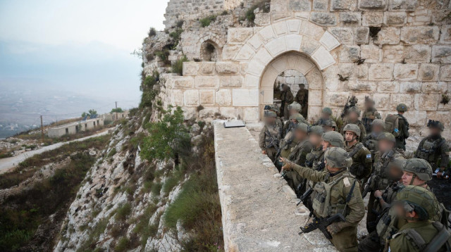 אייל זמיר במבצר הבופור בלבנון (צילום: דובר צהל)