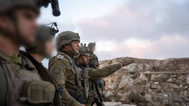 אייל זמיר במבצר הבופור בלבנון (צילום: דובר צהל)