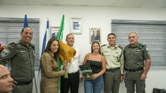 פקד איתן אמסלם בטקס בבה"ד 1 (צילום: דובר מג"ב)