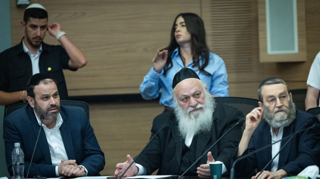 משה גפני, יצחק גולדקנוף וינון אזולאי (צילום: יונתן זינדל פלאש 90)
