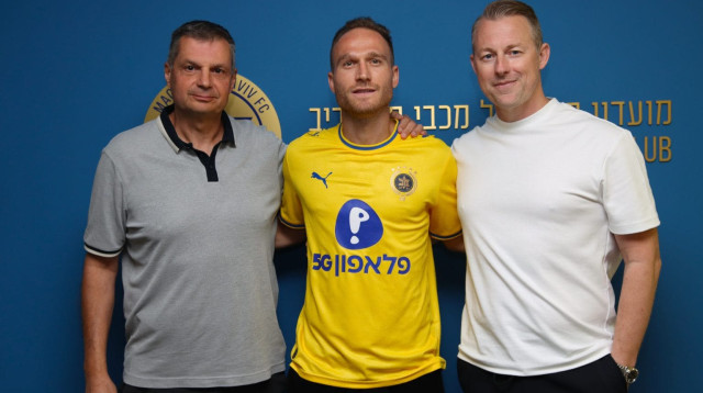 סטיבן ונהרן, דן גלזר וג'ק אנגלידיס (צילום: מכבי תל אביב האתר הרשמי)