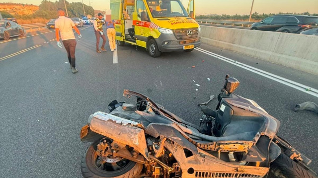 תיעוד מזירת תאונה (צילום: דוברות מד"א)