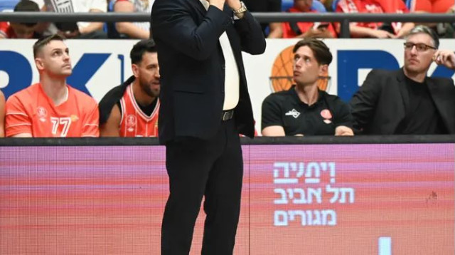 הקבוצה שלו נכנעה כמעט בכל מאבק. איטודיס (צילום: ברני ארדוב)