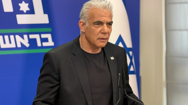 יאיר לפיד (צילום: נחום פרי)