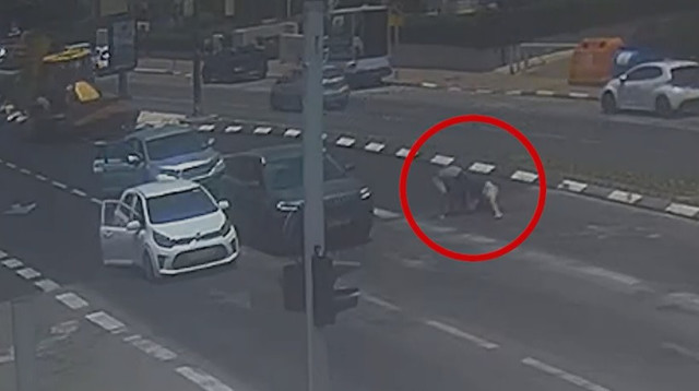 אירוע אלימות בנתניה (צילום: צילום מסך דוברות המשטרה)