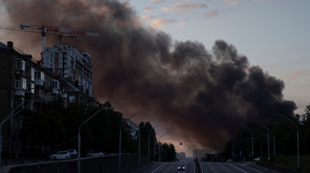 תקיפה רוסית על קייב, באוקראינה (צילום: REUTERS/Thomas Peter)
