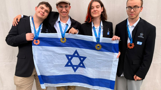 נבחרת ישראל (צילום: משרד החינוך ומרכז מדעני העתיד)