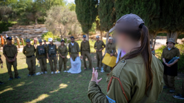 לקויי ראייה בגדנ"ע (צילום:  רומי אדלר, אגף דוברות וקשרי ציבור במשרד הביטחון)