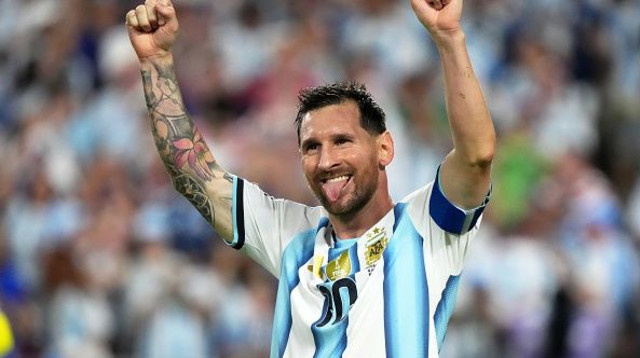 מסי חוגג עוד שער (צילום: Gettyimages)