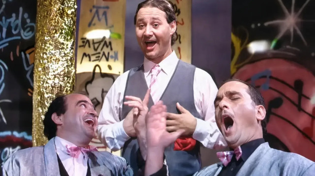 יאיר ניצני כ"האשם תמיד" (צילום: מתוך "זהב שחור"/אלון לוצקי/גרין פרודקשנס/כאן 11)