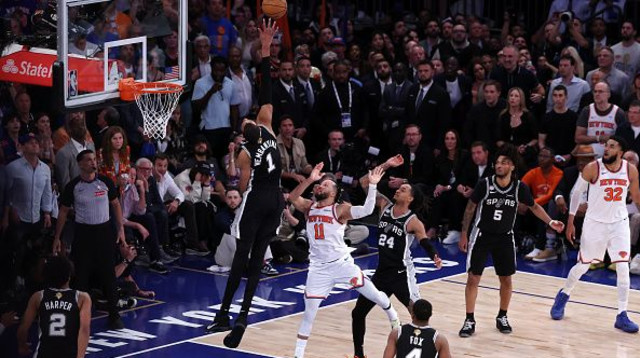 שחקני ניו יורק ניקס וסן אנטוניו ספרס (צילום: gettyimages)