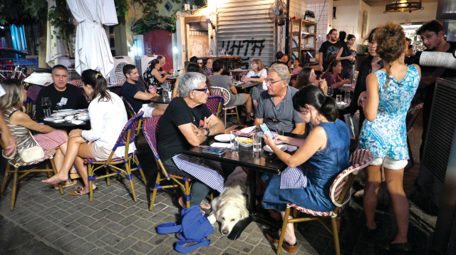 מסעדה בתל אביב (צילום: נתי שוחט פלאש 90)