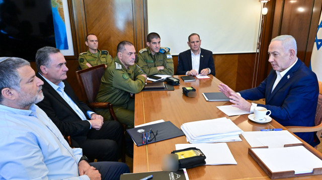 בנימין נתניהו מקיים התייעצות לאחר הפיגוע בשומרון (צילום: קובי גדעון לע"מ)