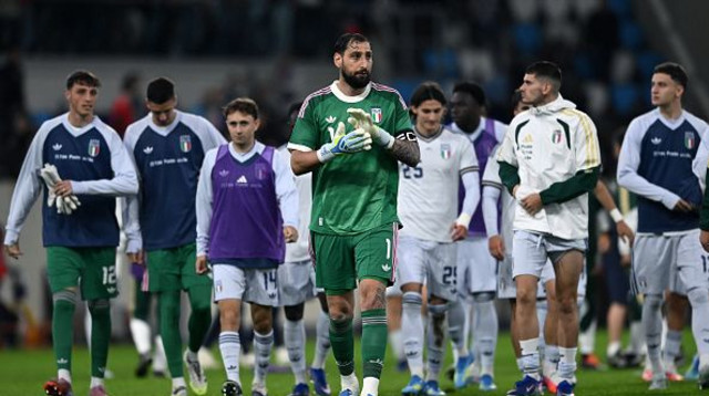 דונארומה ושחקני נבחרת איטליה (צילום: Getty images)