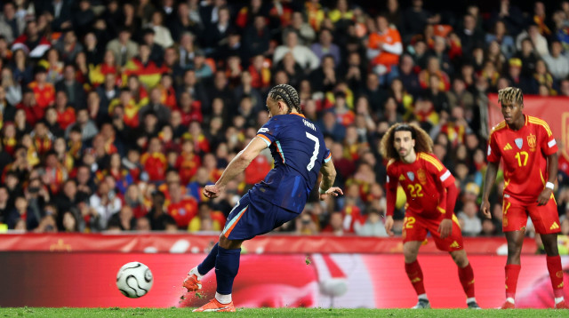 צ'אבי סימונס בהולנד (צילום: Florencia Tan Jun - UEFA / Contributor)