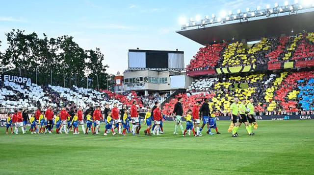 אצטדיון וייקאס בזמן משחק (צילום: Getty images)