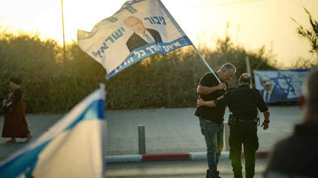פעילי ליכוד באשקלון (צילום: אריק מרמור)