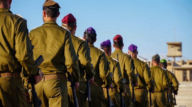 קורס הקצינים הקרביים במילואים ביבשה הגיע אתמול לסיומו (צילום: דובר צה"ל)