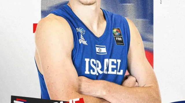 אורן טרושקין שחקנה החדש של עירוני קרית אתא (צילום: אתר רשמי, עירוני קרית אתא)