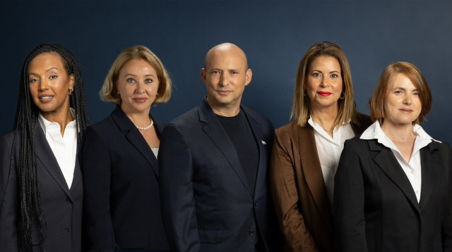 נפתלי בנט, אורלי הראל, נעים ארמן, אסתי איילון קובו, אולסיה קנטור (צילום: מפלגת ביחד)