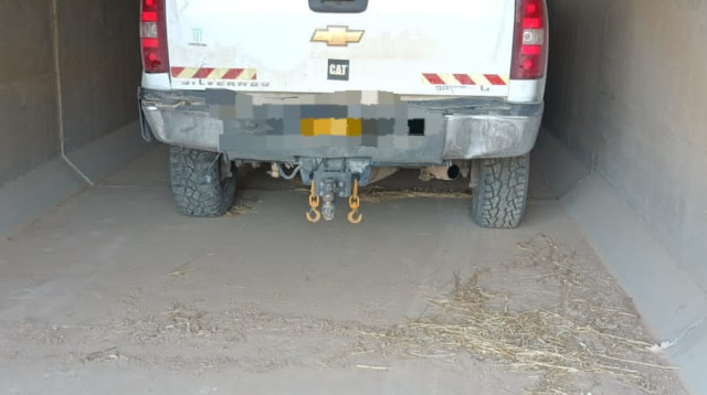 הרכב של החשוד שאותר מתחת למוביל מים (צילום: שימוש לפי סעיף 27א')