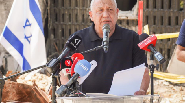גדי איזנקוט בניר עוז (צילום: ללא קרדיט)