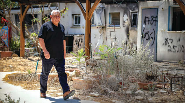 גדי איזנקוט בניר עוז (צילום: צפריר אביוב, פלאש 90)