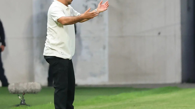 אלמוג כהן מאמן בית"ר ירושלים (צילום: אודי ציטיאט)