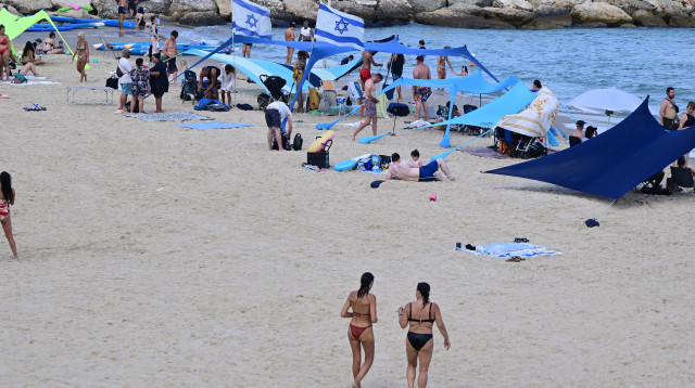 חוף הים בתל אביב (צילום: אבשלום ששוני)
