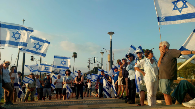 מחאה נגד הממשלה בעפולה (צילום: צביקה גולן)