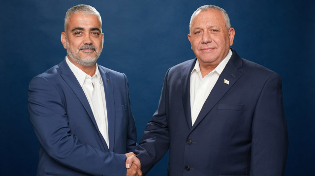 שיראל חוגג וגדי איזנקוט (צילום: דוברות)