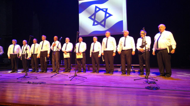 מקהלת ההורים השכולים (צילום: מאיר פבלובסקי)