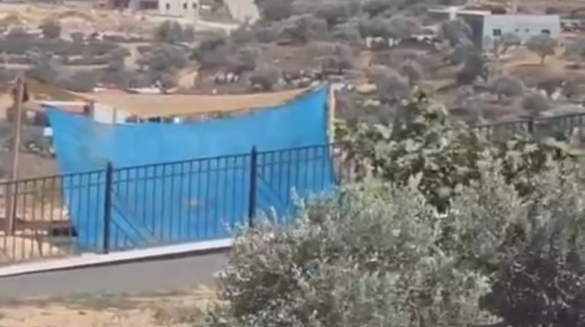 המתנחלים בכפר קוסרה (צילום: ללא קרדיט)