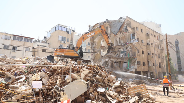 ההריסה של המבנה (צילום: שלמי כהן)