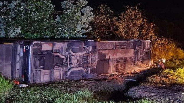 אוטובוס תיירים התהפך בברזיל (צילום: רשתות חברתיות, שימוש לפי סעיף 27 א')