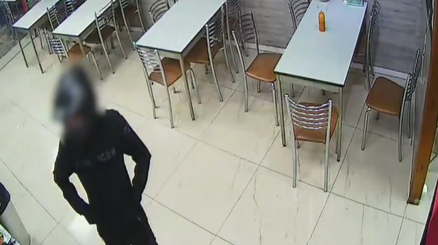 הירי בבית העסק בירכא (צילום: מצלמות אבטחה)