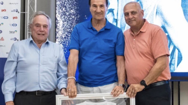 עמוס פרישמן, טל ברודי ויאיר המבורגר  (צילום: איגוד הכדורסל)